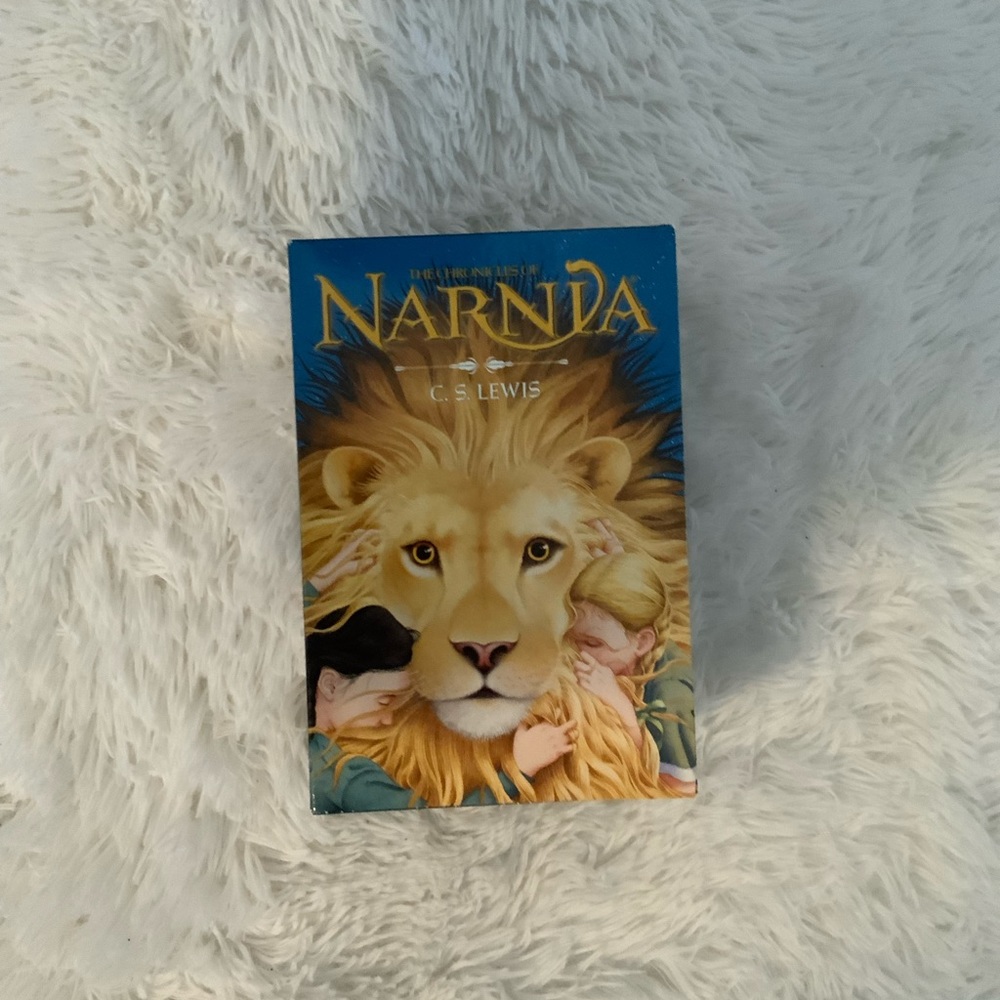 x8 book bundle Narnia pack!
